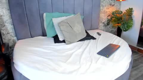 eliza_monroe online show from March 27, 8:26 am