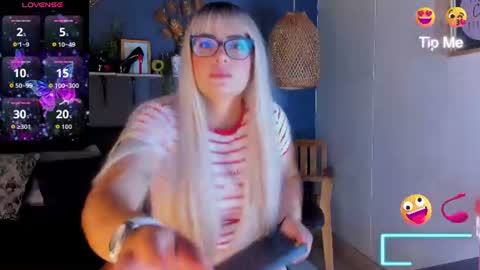 Snapshot of eliza_pink24 chatting on July 10, 5:59 pm eliza_pink24 online show from July 10, 5:59 pm