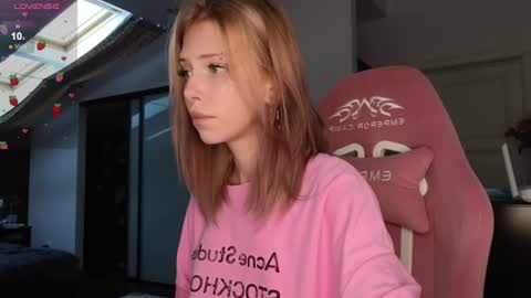 Elizabeth online show from July 16, 12:44 pm