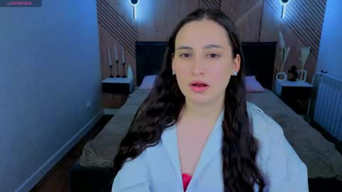 Snapshot of elizabet_collins chatting on May 30, 8:44 am Elizabet online show from May 30, 8:44 am