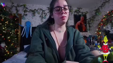 Elizabeth online show from December 23, 10:10 am