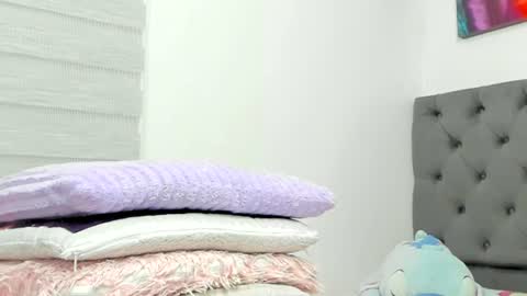Snapshot of elizabeth_18_ chatting on June 23, 3:15 am ELIZA online show from June 23, 3:15 am