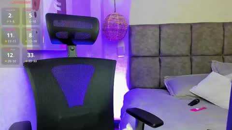 Snapshot of elizabeth_20_ chatting on October 13, 7:47 pm elizabeth online show from October 13, 7:47 pm