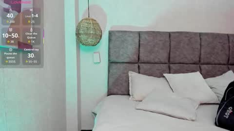 Snapshot of elizabeth_20_ chatting on October 18, 7:25 pm elizabeth online show from October 18, 7:25 pm