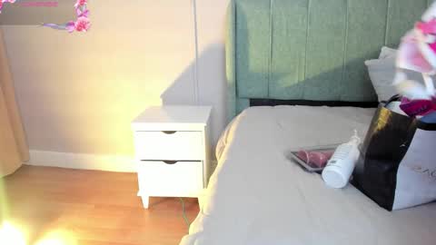 Snapshot of elizabeth_20_ chatting on November 4, 7:02 pm elizabeth online show from November 4, 7:02 pm