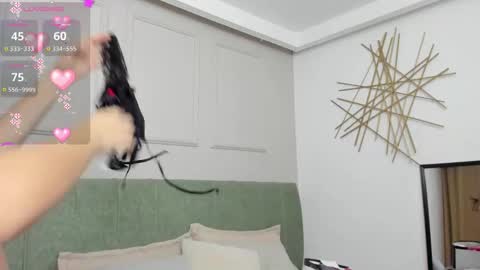 Snapshot of elizabeth_20_ chatting on November 12, 7:03 pm elizabeth online show from November 12, 7:03 pm