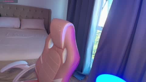 Elezabeth online show from April 3, 11:08 am