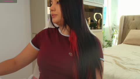 Elezabeth online show from April 9, 11:15 am