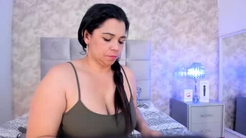 Snapshot of elizabeth_colleman chatting on January 18, 11:55 pm Elizabeth online show from January 18, 11:55 pm