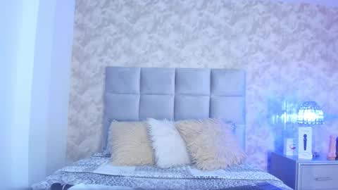 Snapshot of elizabeth_colleman chatting on February 3, 9:29 pm Elizabeth online show from February 3, 9:29 pm