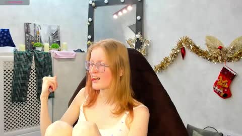 Snapshot of elizabeth_harpper chatting on January 18, 11:32 am Elizabeth online show from January 18, 11:32 am