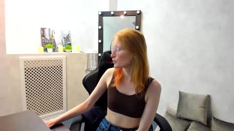 Snapshot of elizabeth_harpper chatting on February 12, 11:18 am Elizabeth online show from February 12, 11:18 am