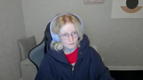 Snapshot of elizabeth_harpper chatting on September 12, 12:22 am Elizabeth online show from September 12, 12:22 am