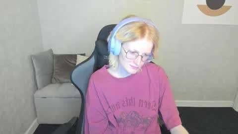 Snapshot of elizabeth_harpper chatting on September 19, 1:07 am Elizabeth online show from September 19, 1:07 am