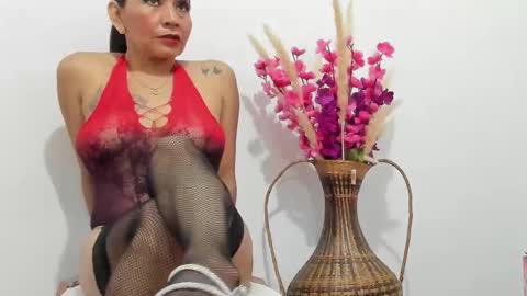 Snapshot of elizabeth_mathure chatting on October 18, 7:42 am Elizabeth Mathure online show from October 18, 7:42 am