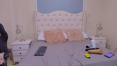 Elizabeth  online show from March 6, 11:23 pm