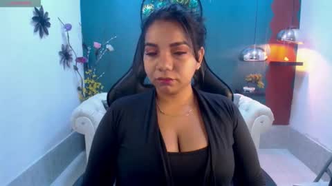 Elizabeth  online show from March 16, 11:25 am