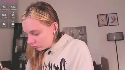 Elizabeth online show from May 31, 1:14 am