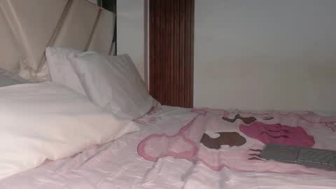 Snapshot of elizabethcampbell chatting on October 22, 11:04 pm Lizzy online show from October 22, 11:04 pm