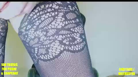 elizabethfox online show from June 12, 6:34 am