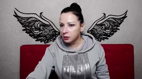 Snapshot of elizabethsho chatting on January 19, 6:10 pm ElizabethSho online show from January 19, 6:10 pm