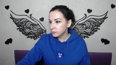 Snapshot of elizabethsho chatting on February 7, 6:44 pm ElizabethSho online show from February 7, 6:44 pm