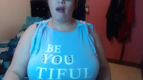 Snapshot of elizabethtaylor1 chatting on February 4, 10:43 am Elizabeth online show from February 4, 10:43 am