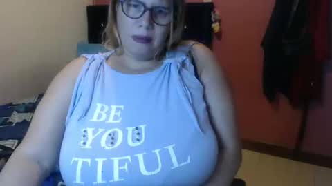 Snapshot of elizabethtaylor1 chatting on February 4, 1:48 pm Elizabeth online show from February 4, 1:48 pm