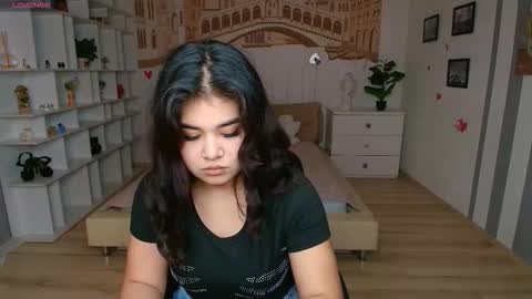 Elizabeth online show from March 23, 12:31 pm