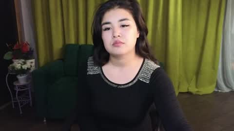 Elizabeth online show from April 8, 6:19 pm