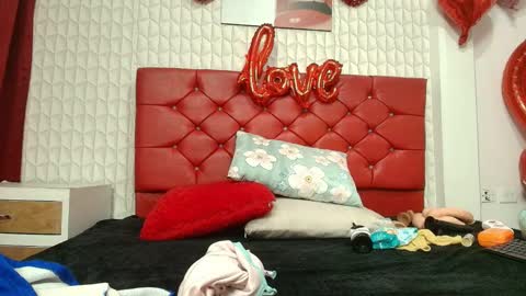 Snapshot of elizabetth_roman chatting on February 20, 8:42 pm elizabetth_roman online show from February 20, 8:42 pm