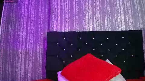 elizabetth_roman online show from July 1, 2:18 pm