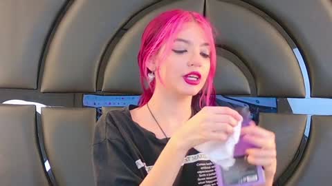 Snapshot of elizabetthkitty chatting on January 27, 11:00 pm Elizabet online show from January 27, 11:00 pm