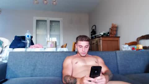Snapshot of elkafit28 chatting on June 21, 7:05 pm elkafit28 online show from June 21, 7:05 pm