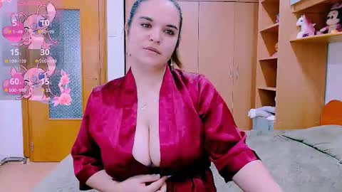 Snapshot of ella_diamonds chatting on September 30, 6:29 am Ella online show from September 30, 6:29 am