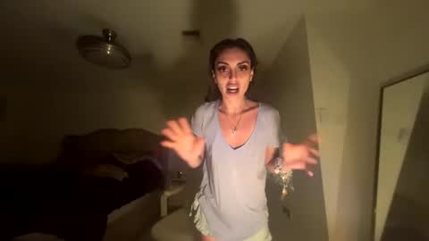 ella_ella_ella_ay online show from November 26, 3:51 am