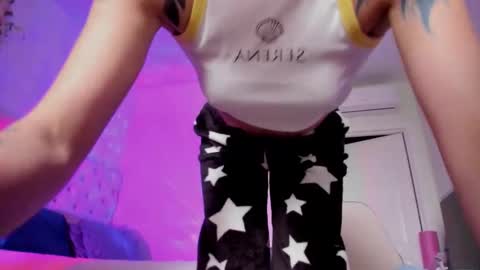 Snapshot of ella_gdss chatting on November 22, 9:52 am ELLA online show from November 22, 9:52 am