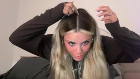 Ella online show from February 4, 4:29 am