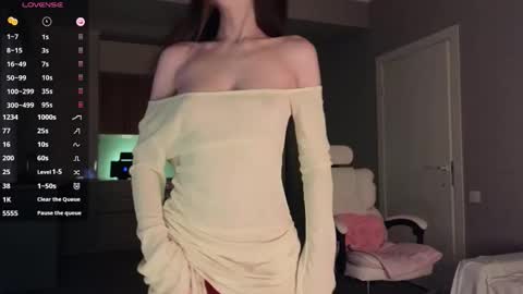 Snapshot of ella_lee15 chatting on November 24, 3:06 am Lee online show from November 24, 3:06 am