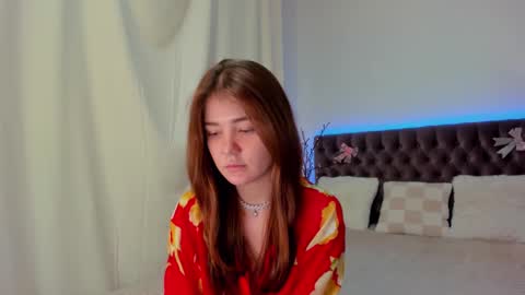 Snapshot of ella_mayers chatting on February 24, 12:30 am Ella Mayers online show from February 24, 12:30 am