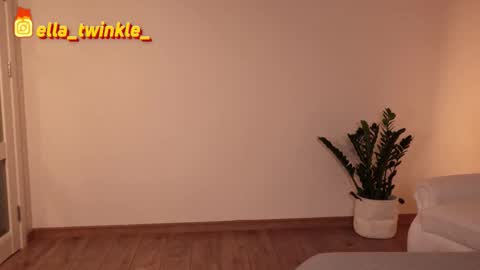 Ella online show from September 14, 6:18 pm