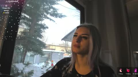 ella_vee online show from February 20, 6:59 am