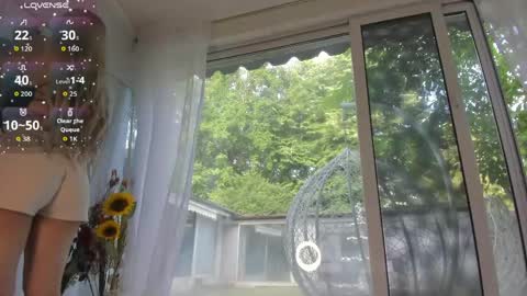 Snapshot of ella_vee chatting on June 4, 4:51 am ella_vee online show from June 4, 4:51 am