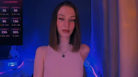 ellaamber online show from March 28, 6:46 am