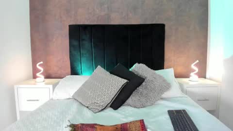 Ellaa Muller online show from January 18, 5:31 am