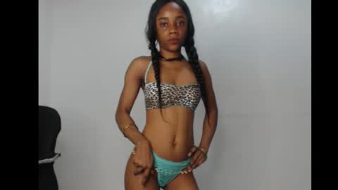 ella online show from November 22, 5:17 am