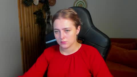 EllaBells online show from April 2, 5:16 am