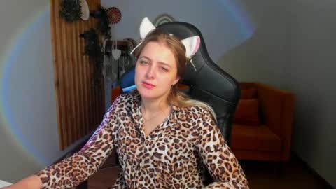 EllaBells online show from April 6, 5:08 am