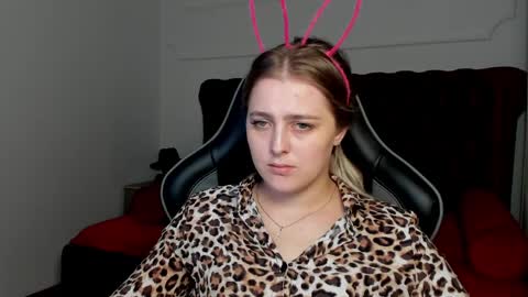 EllaBells online show from April 8, 5:18 am