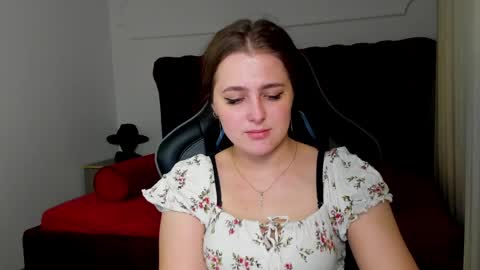 EllaBells online show from April 10, 5:01 am